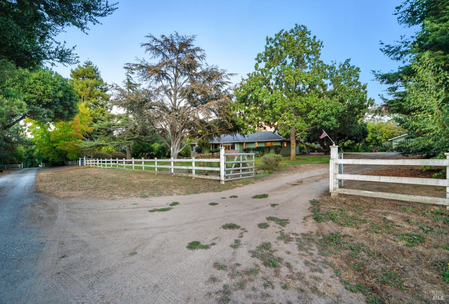 Detail Gallery Image 50 of 60 For 4047 Petaluma Blvd, Petaluma,  CA 94952 - 3 Beds | 2 Baths