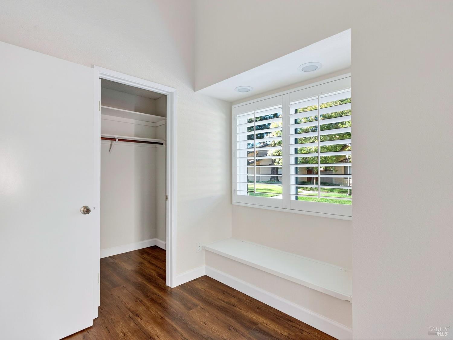 Detail Gallery Image 12 of 42 For 2301 Woodlake Dr, Santa Rosa,  CA 95405 - 2 Beds | 2 Baths