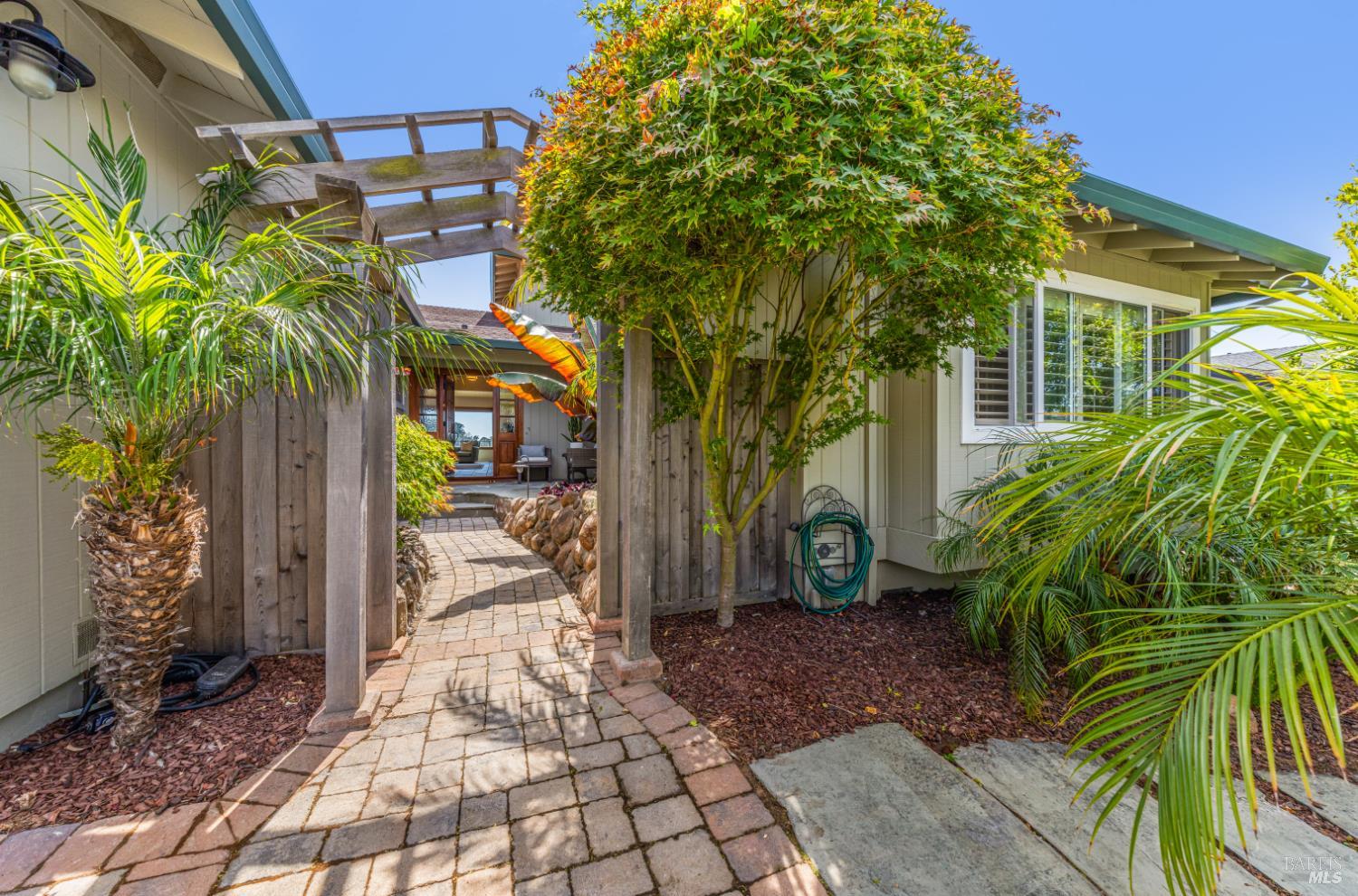Detail Gallery Image 8 of 56 For 126 San Marino Dr, San Rafael,  CA 94901 - 5 Beds | 3/1 Baths