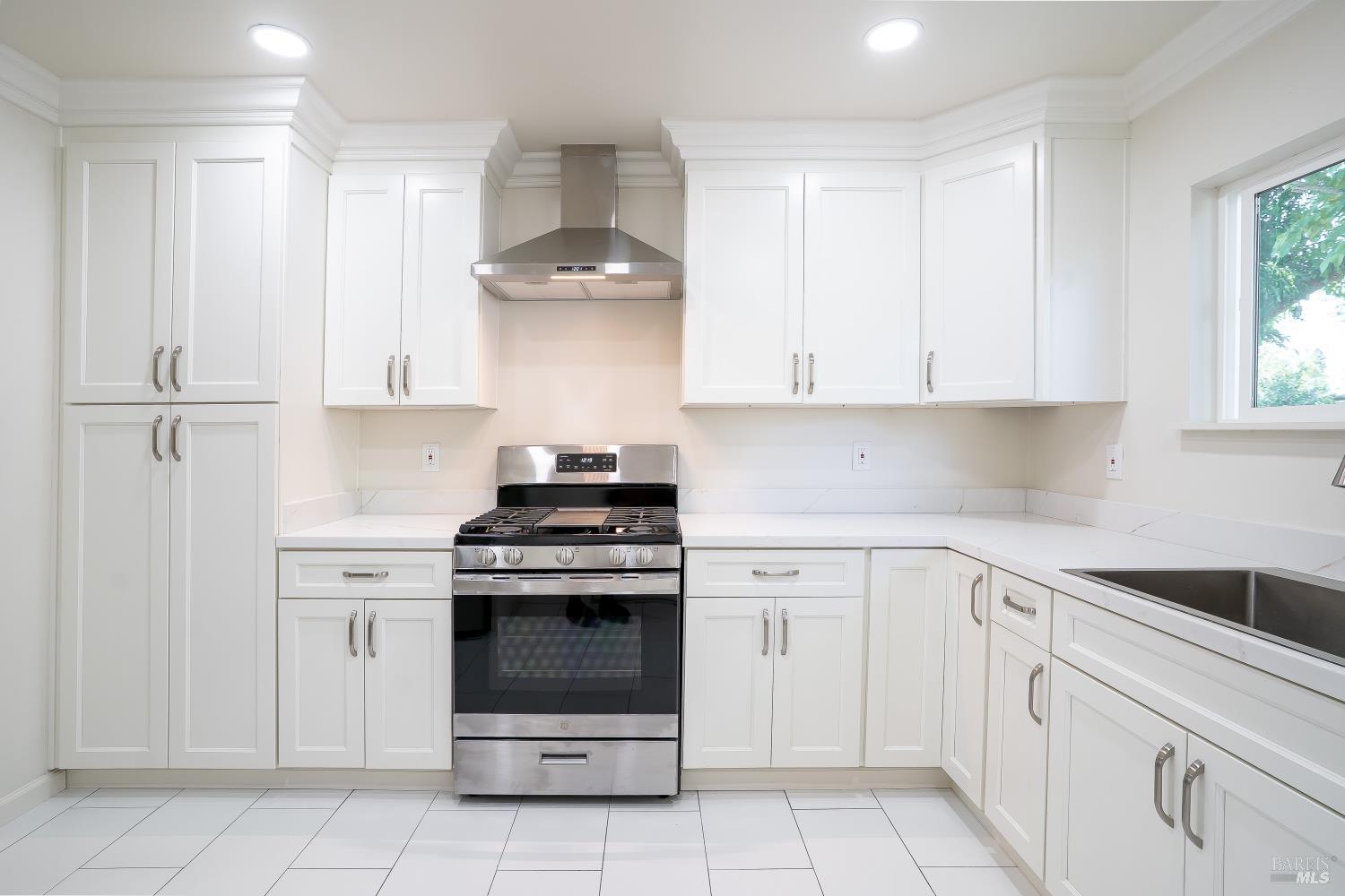 Detail Gallery Image 14 of 35 For 413 S Jefferson St, Napa,  CA 94559 - 2 Beds | 1 Baths