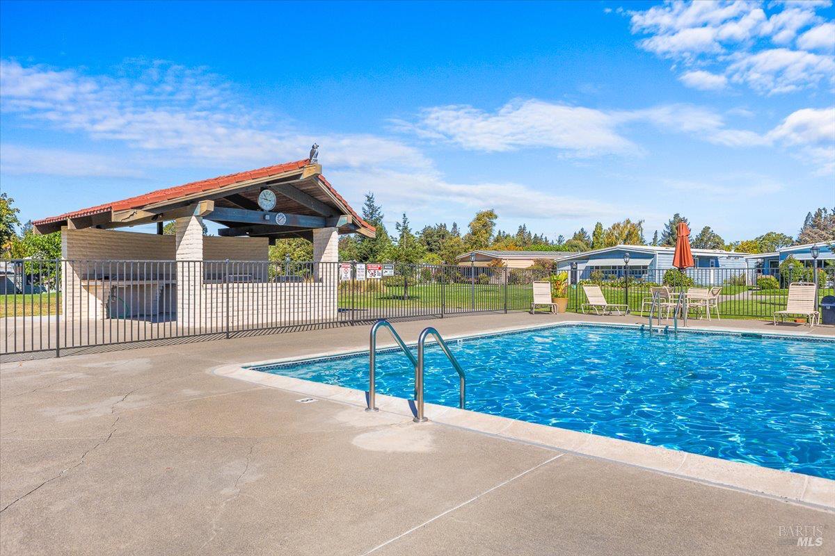 Detail Gallery Image 32 of 32 For 34 Circulo Juarez Unkn, Rohnert Park,  CA 94928 - 2 Beds | 2 Baths