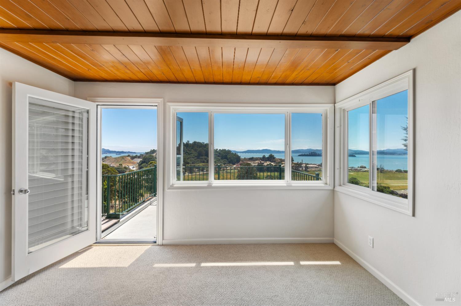 Detail Gallery Image 34 of 56 For 126 San Marino Dr, San Rafael,  CA 94901 - 5 Beds | 3/1 Baths