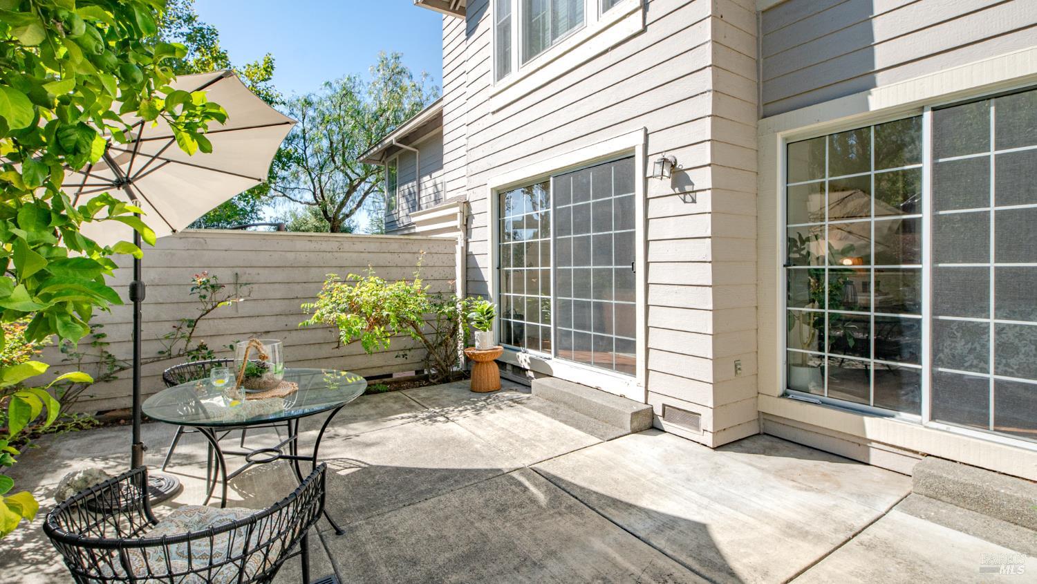 Detail Gallery Image 16 of 36 For 4 Bridle Path Ln, Novato,  CA 94945 - 2 Beds | 1 Baths