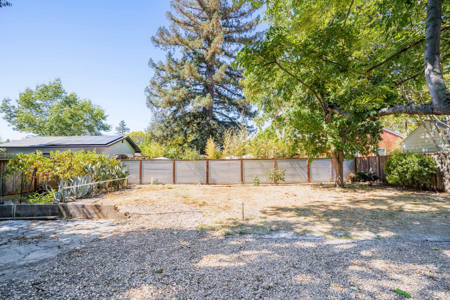 Detail Gallery Image 31 of 35 For 413 S Jefferson St, Napa,  CA 94559 - 2 Beds | 1 Baths