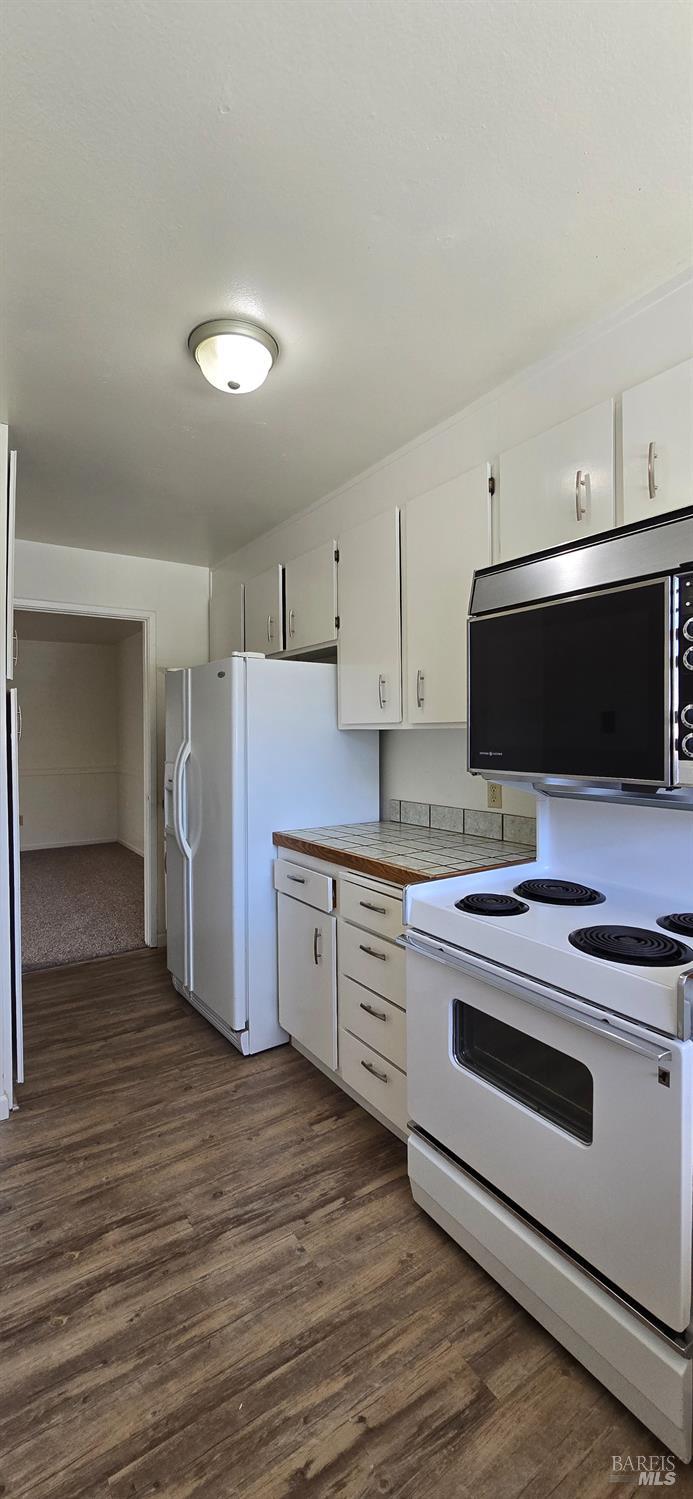 Detail Gallery Image 3 of 13 For 232 Grand Canyon Dr, Vacaville,  CA 95687 - 2 Beds | 2 Baths