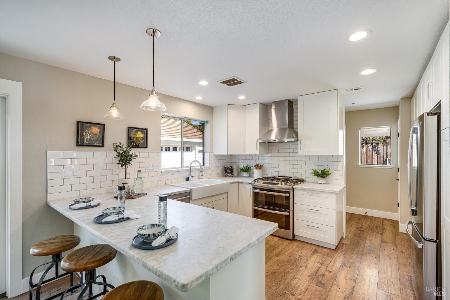 Detail Gallery Image 12 of 50 For 835 Knight St, Sonoma,  CA 95476 - 5 Beds | 4 Baths