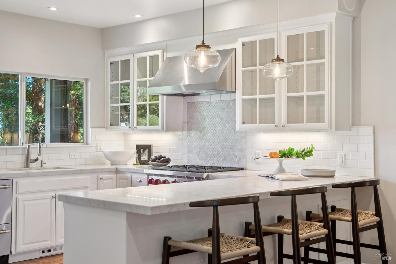 Detail Gallery Image 29 of 63 For 70 Madrone Park Cir, Mill Valley,  CA 94941 - 4 Beds | 2/1 Baths
