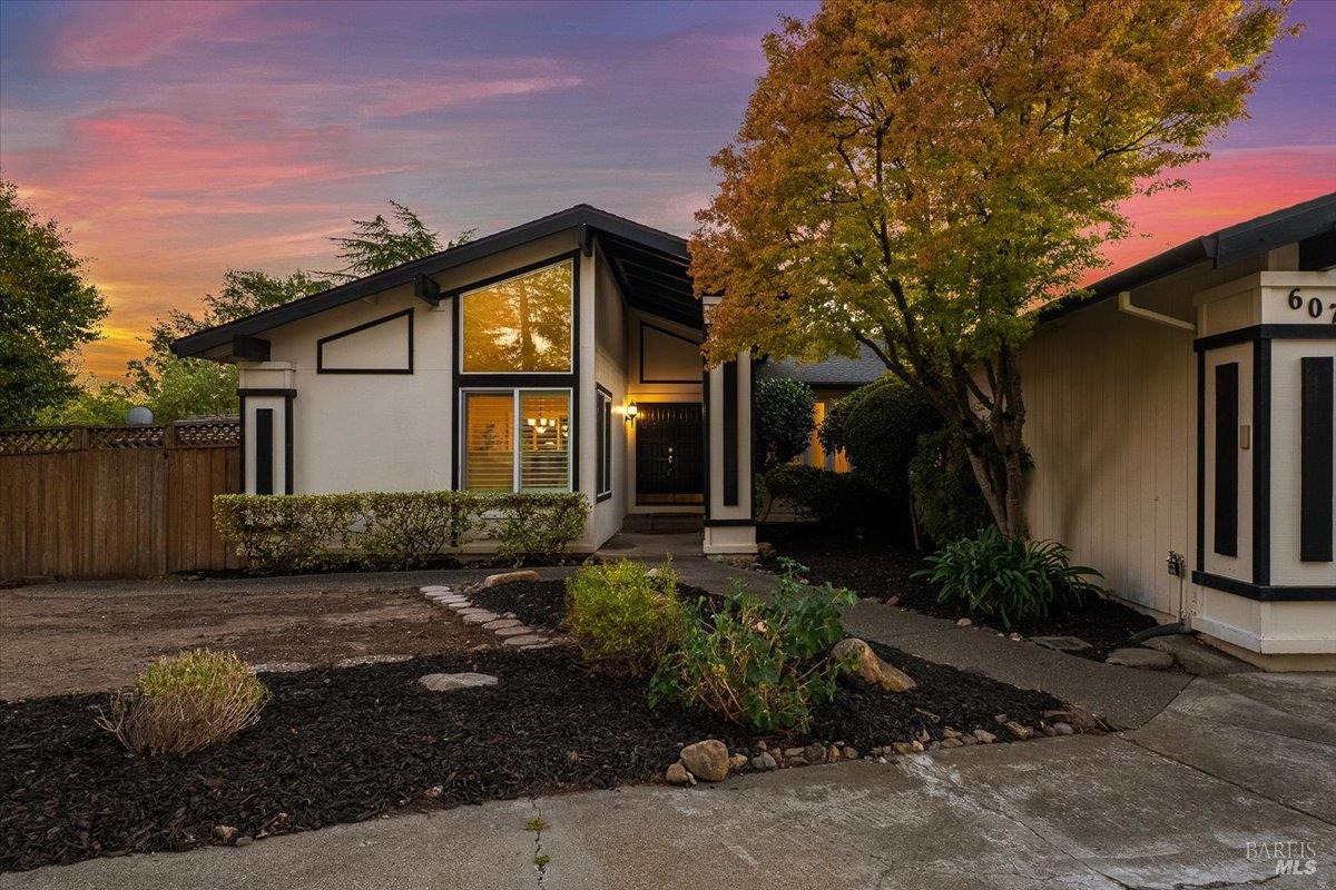 Detail Gallery Image 54 of 60 For 607 Scotland Dr, Santa Rosa,  CA 95409 - 3 Beds | 2/1 Baths