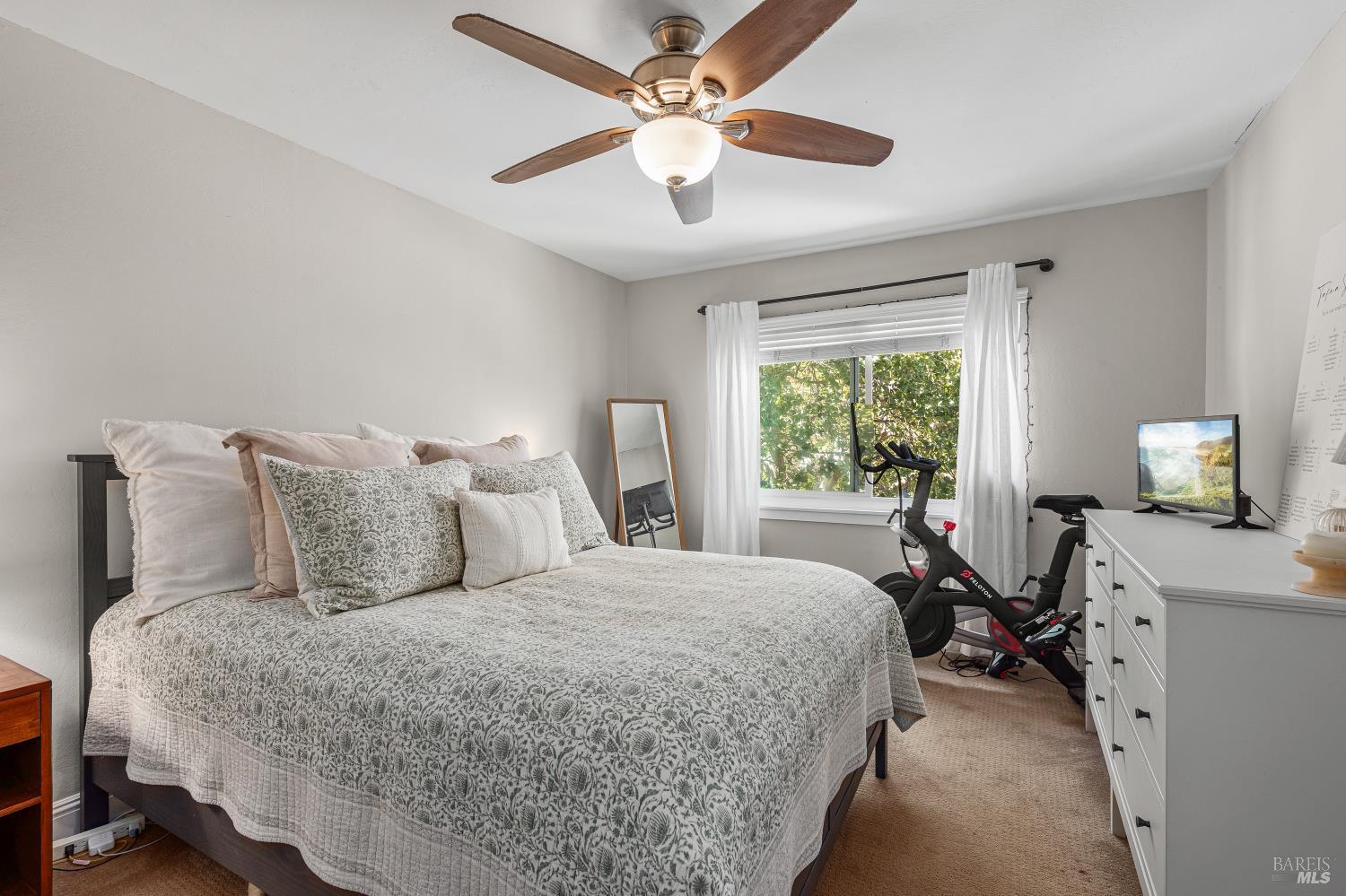 Detail Gallery Image 15 of 27 For 19 Belle Ave, San Anselmo,  CA 94960 - – Beds | – Baths
