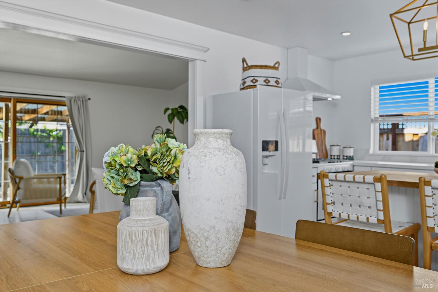 Detail Gallery Image 12 of 32 For 1140 Emily Ave, Rohnert Park,  CA 94928 - 3 Beds | 2 Baths