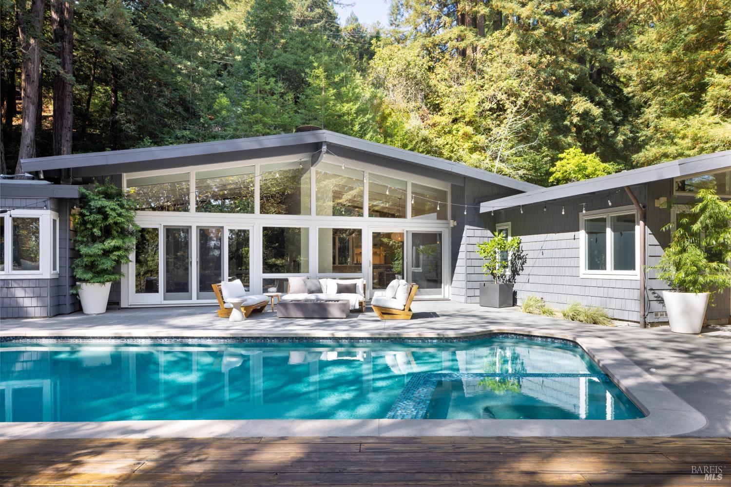 Detail Gallery Image 27 of 53 For 221 S Ridgewood Rd, Kentfield,  CA 94904 - 4 Beds | 3/1 Baths