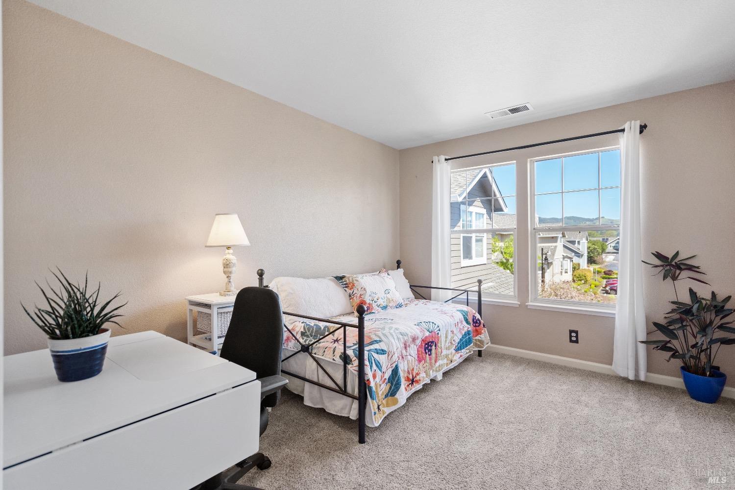 Detail Gallery Image 17 of 54 For 55 Dowitcher Way, San Rafael,  CA 94901 - 3 Beds | 2/1 Baths