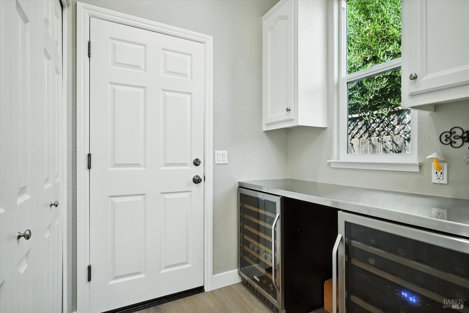 Detail Gallery Image 12 of 32 For 462 Riesling St, Cloverdale,  CA 95425 - 3 Beds | 2 Baths