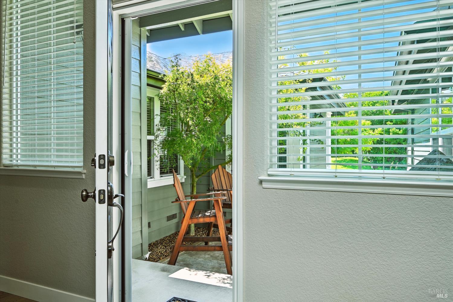 Detail Gallery Image 5 of 32 For 462 Riesling St, Cloverdale,  CA 95425 - 3 Beds | 2 Baths