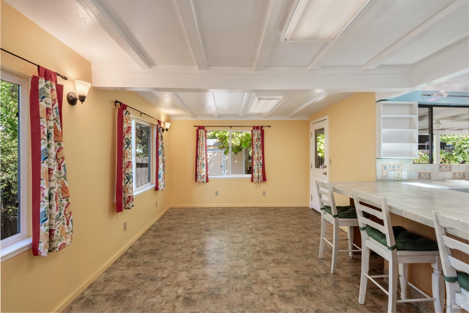 Detail Gallery Image 12 of 30 For 325 Lomitas Ln, Santa Rosa,  CA 95404 - 2 Beds | 1 Baths