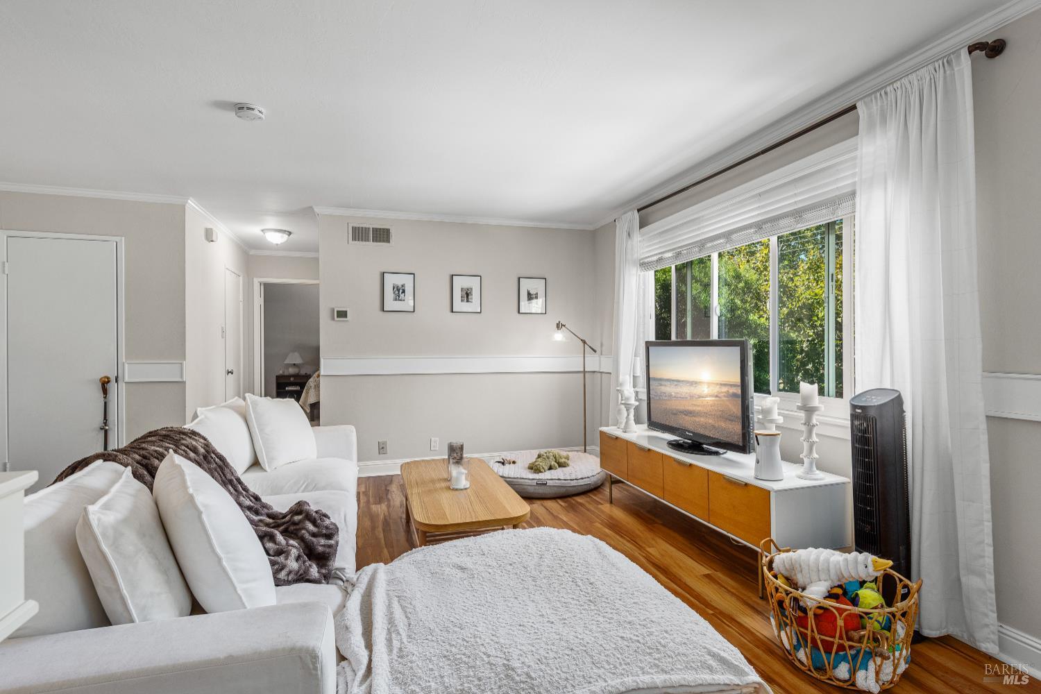 Detail Gallery Image 11 of 27 For 19 Belle Ave, San Anselmo,  CA 94960 - – Beds | – Baths