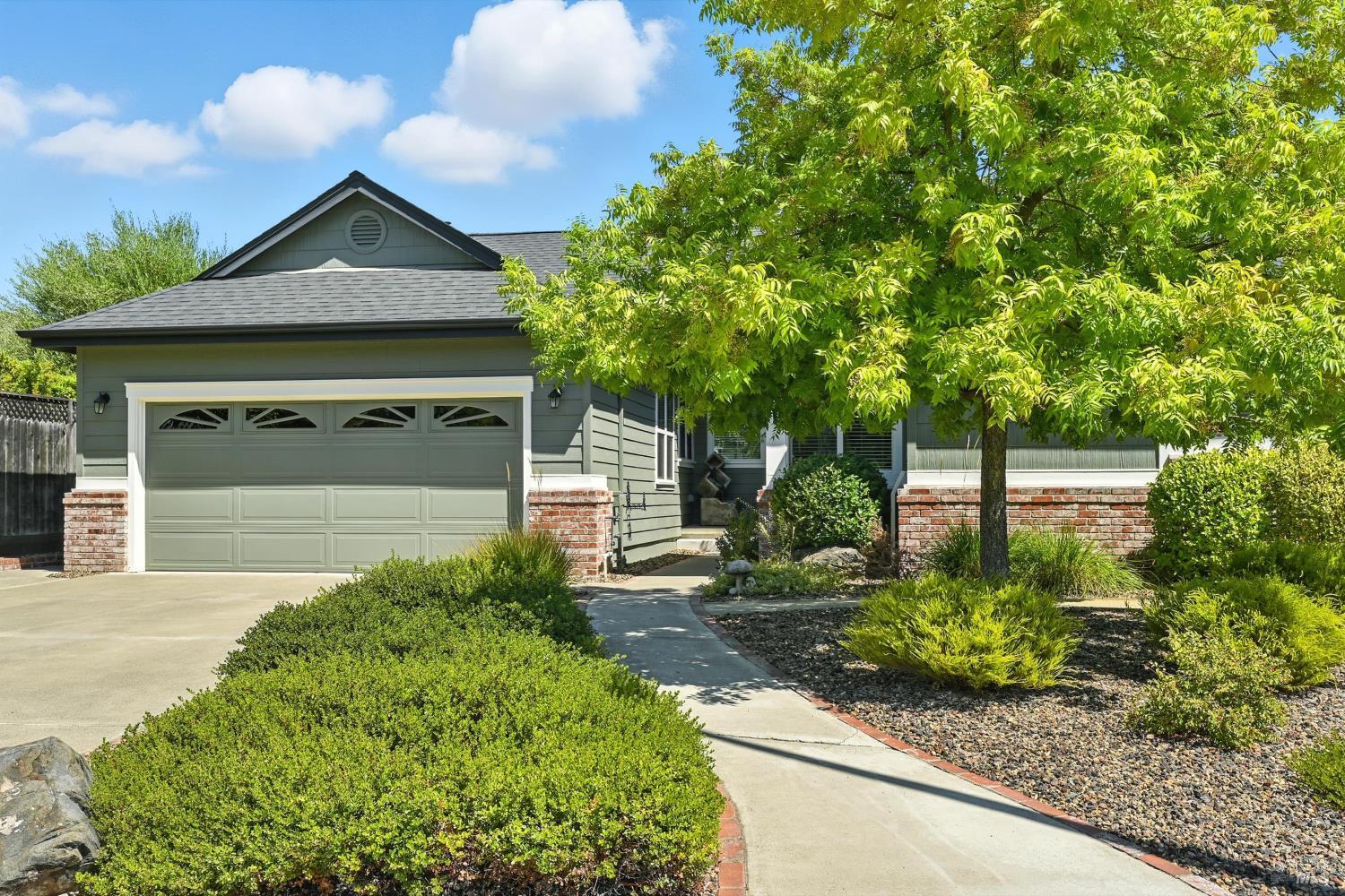 Detail Gallery Image 3 of 32 For 462 Riesling St, Cloverdale,  CA 95425 - 3 Beds | 2 Baths