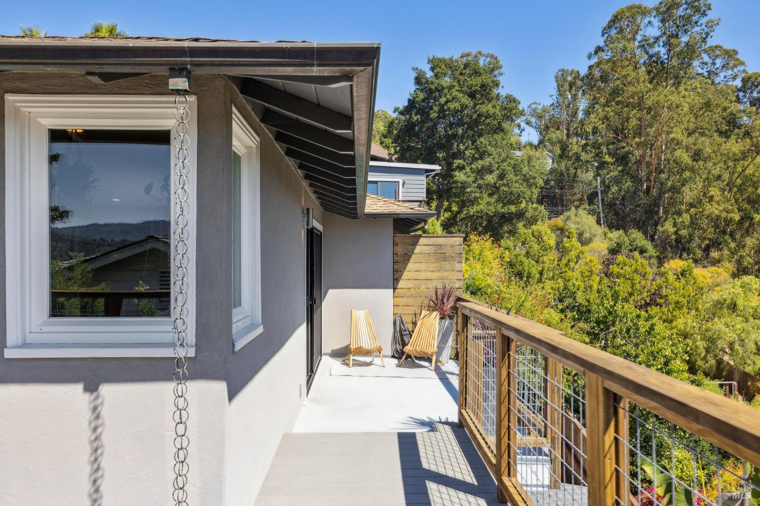 Detail Gallery Image 31 of 91 For 34 Broadview Dr, San Rafael,  CA 94901 - 4 Beds | 4 Baths