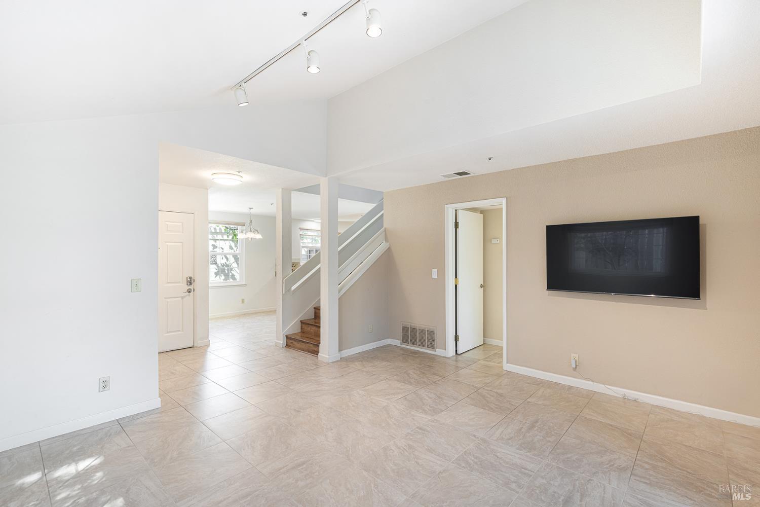 Detail Gallery Image 12 of 40 For 2773 Elks Way, Napa,  CA 94558 - 3 Beds | 2 Baths