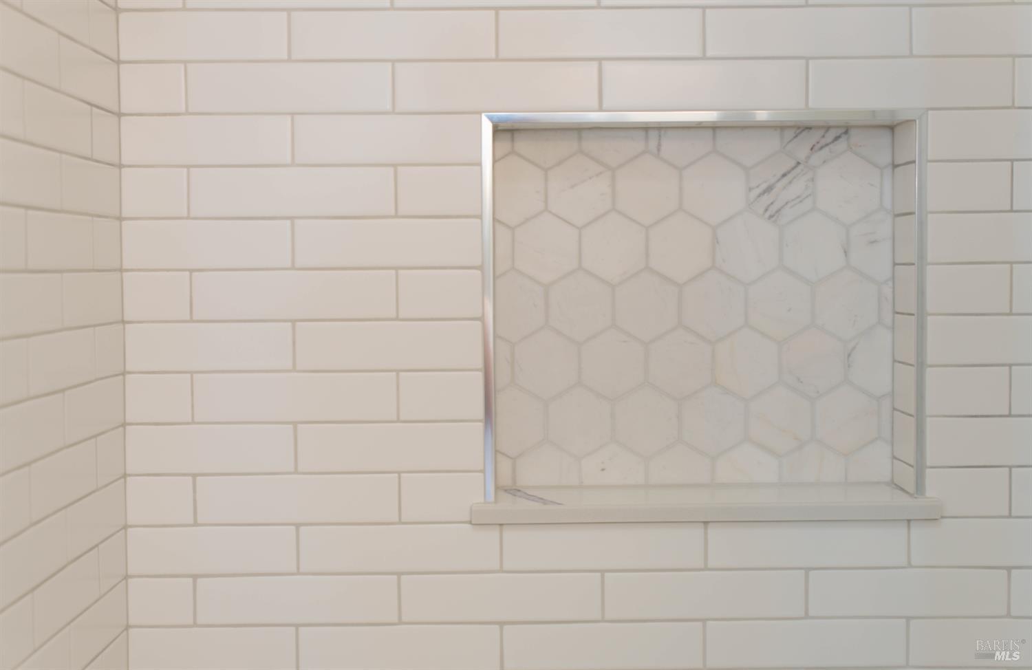 Detail Gallery Image 27 of 34 For 125 Sylvia Way, San Rafael,  CA 94903 - 3 Beds | 2/1 Baths