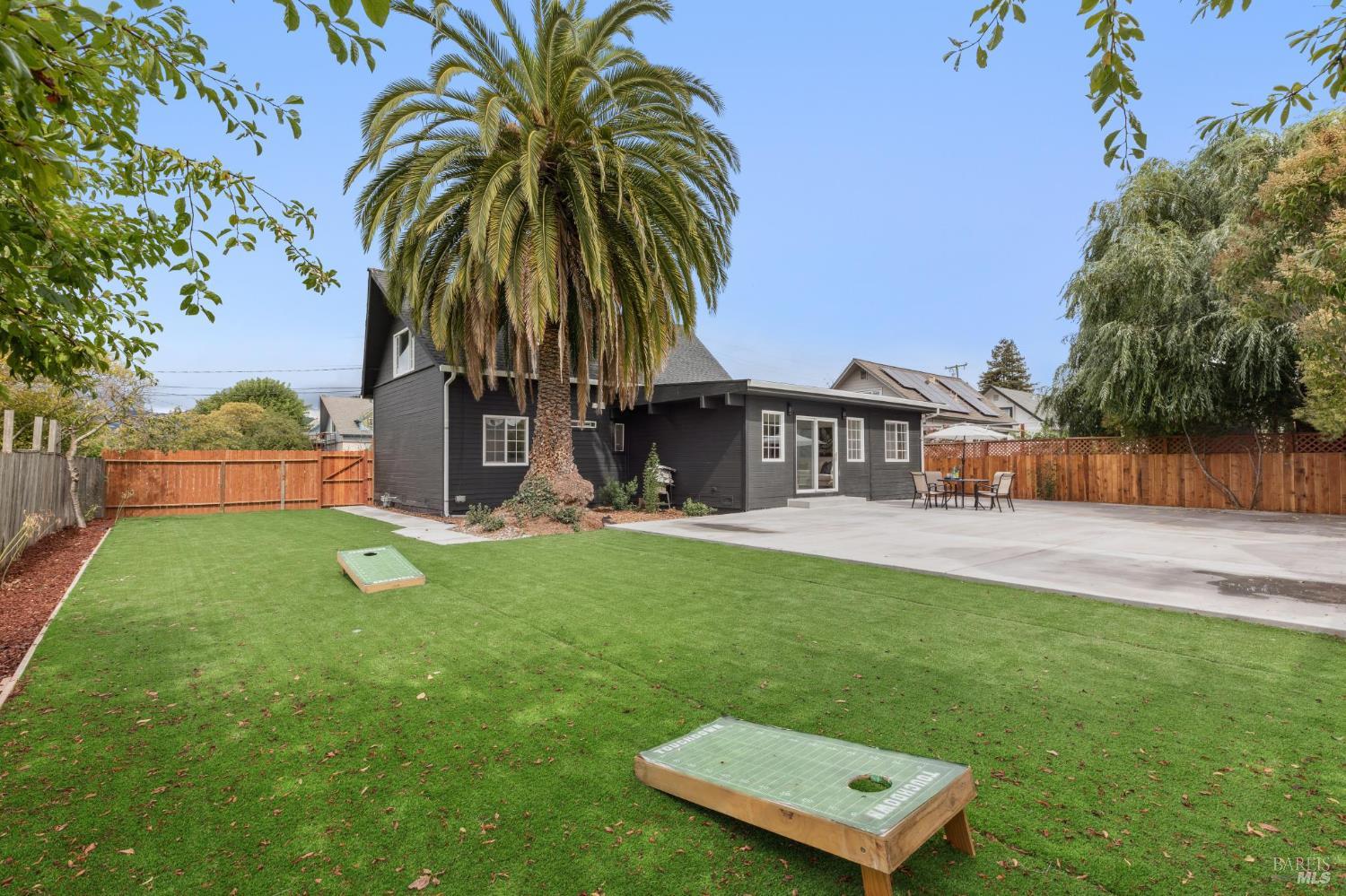 Detail Gallery Image 28 of 32 For 29 Alta Dr, Petaluma,  CA 94954 - 4 Beds | 2/1 Baths