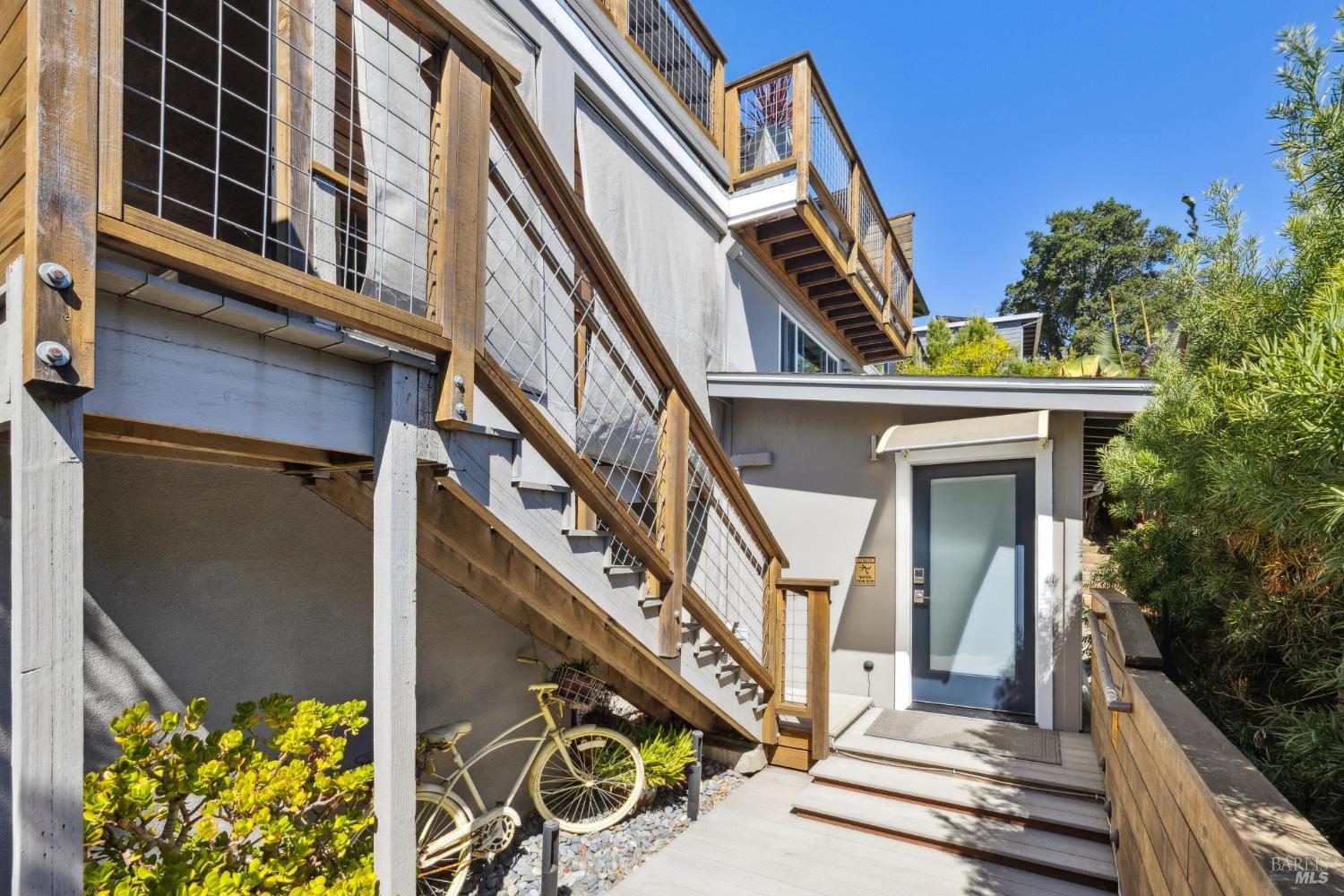 Detail Gallery Image 62 of 91 For 34 Broadview Dr, San Rafael,  CA 94901 - 4 Beds | 4 Baths