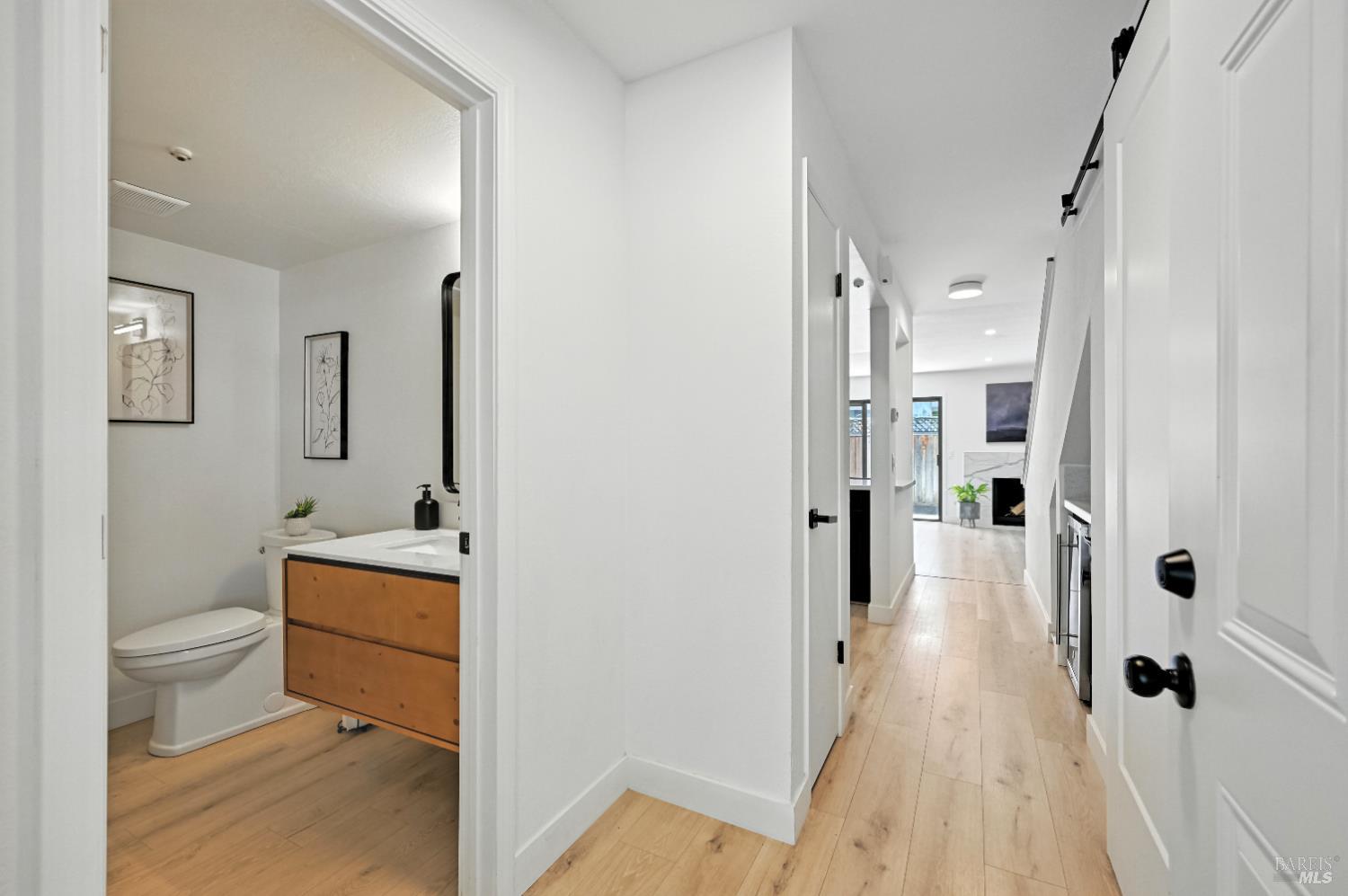 Detail Gallery Image 5 of 38 For 409 North St #7,  Healdsburg,  CA 95448 - 2 Beds | 1/1 Baths