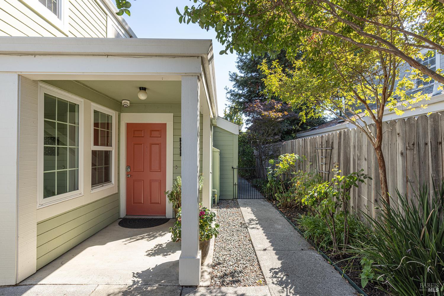 Detail Gallery Image 3 of 40 For 2773 Elks Way, Napa,  CA 94558 - 3 Beds | 2 Baths