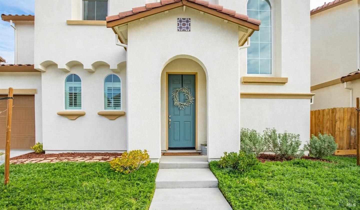Detail Gallery Image 2 of 21 For 537 Lavender Dr, Vacaville,  CA 95687 - 3 Beds | 2/1 Baths