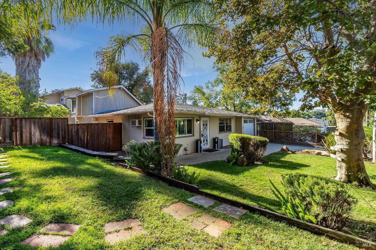 Detail Gallery Image 1 of 63 For 30 Goree Ct, Martinez,  CA 94553 - 3 Beds | 2 Baths