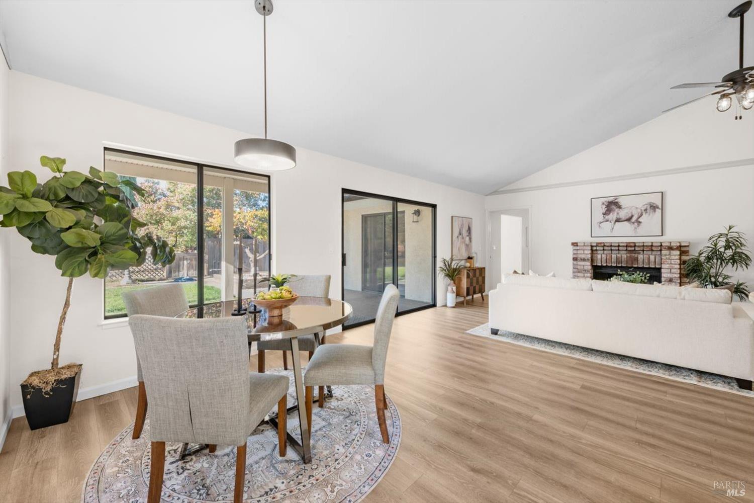Detail Gallery Image 9 of 49 For 107 Inyo Ct, Vacaville,  CA 95687 - 3 Beds | 2 Baths