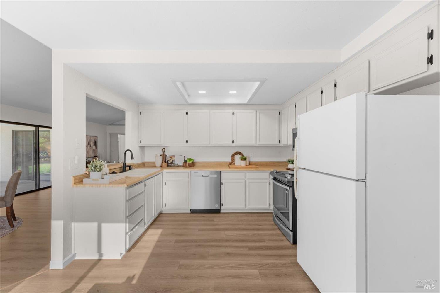 Detail Gallery Image 12 of 49 For 107 Inyo Ct, Vacaville,  CA 95687 - 3 Beds | 2 Baths