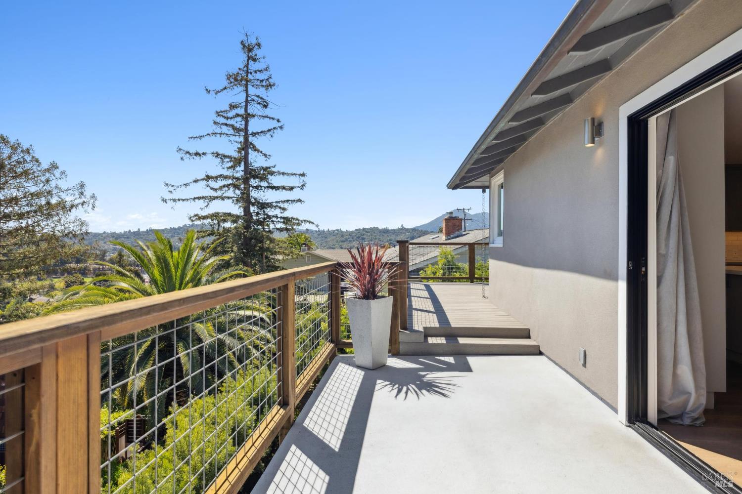 Detail Gallery Image 34 of 91 For 34 Broadview Dr, San Rafael,  CA 94901 - 4 Beds | 4 Baths