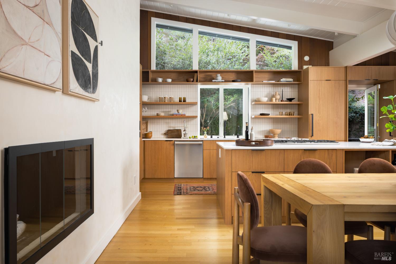 Detail Gallery Image 12 of 53 For 221 S Ridgewood Rd, Kentfield,  CA 94904 - 4 Beds | 3/1 Baths