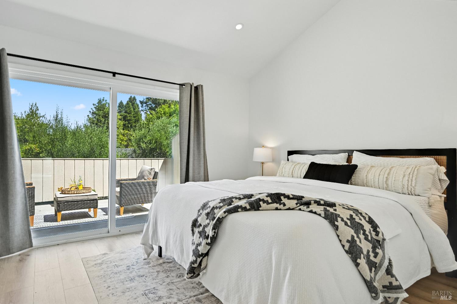 Detail Gallery Image 27 of 38 For 409 North St #7,  Healdsburg,  CA 95448 - 2 Beds | 1/1 Baths