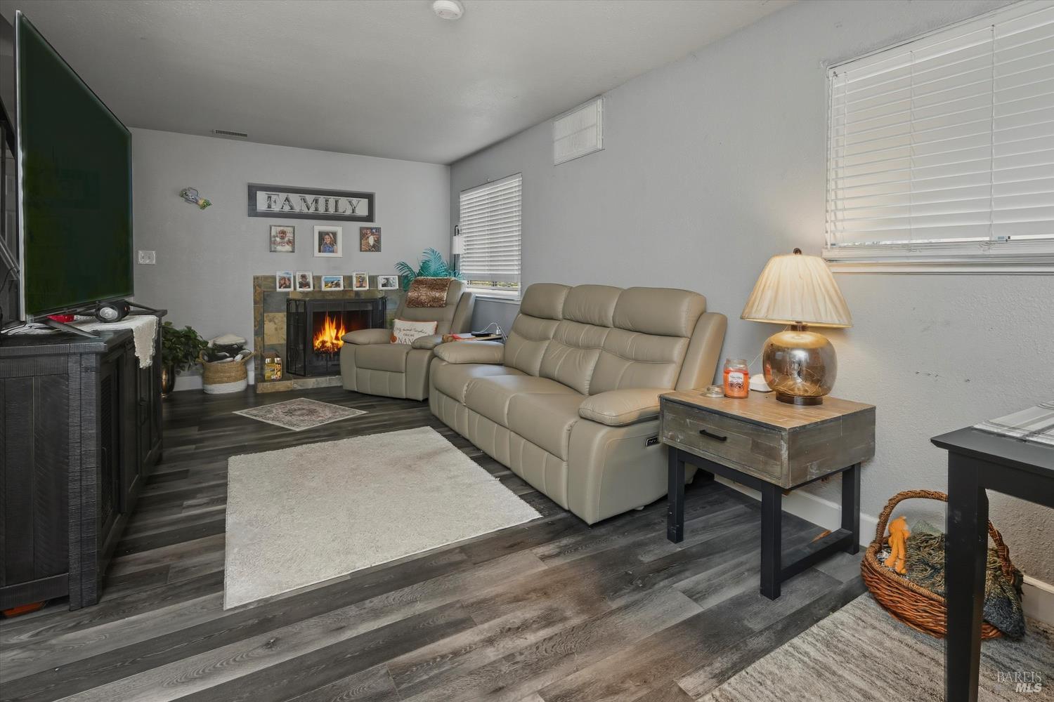 Detail Gallery Image 14 of 26 For 19300 Mountain Mdws, Hidden Valley Lake,  CA 95467 - 4 Beds | 2 Baths