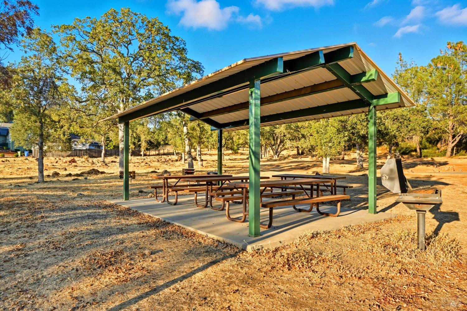 Detail Gallery Image 36 of 42 For 19231 Ravenhill Rd, Hidden Valley Lake,  CA 95467 - 3 Beds | 2 Baths