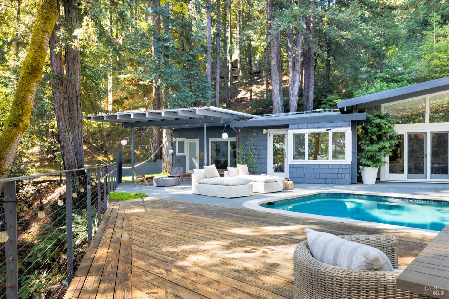 Detail Gallery Image 22 of 53 For 221 S Ridgewood Rd, Kentfield,  CA 94904 - 4 Beds | 3/1 Baths
