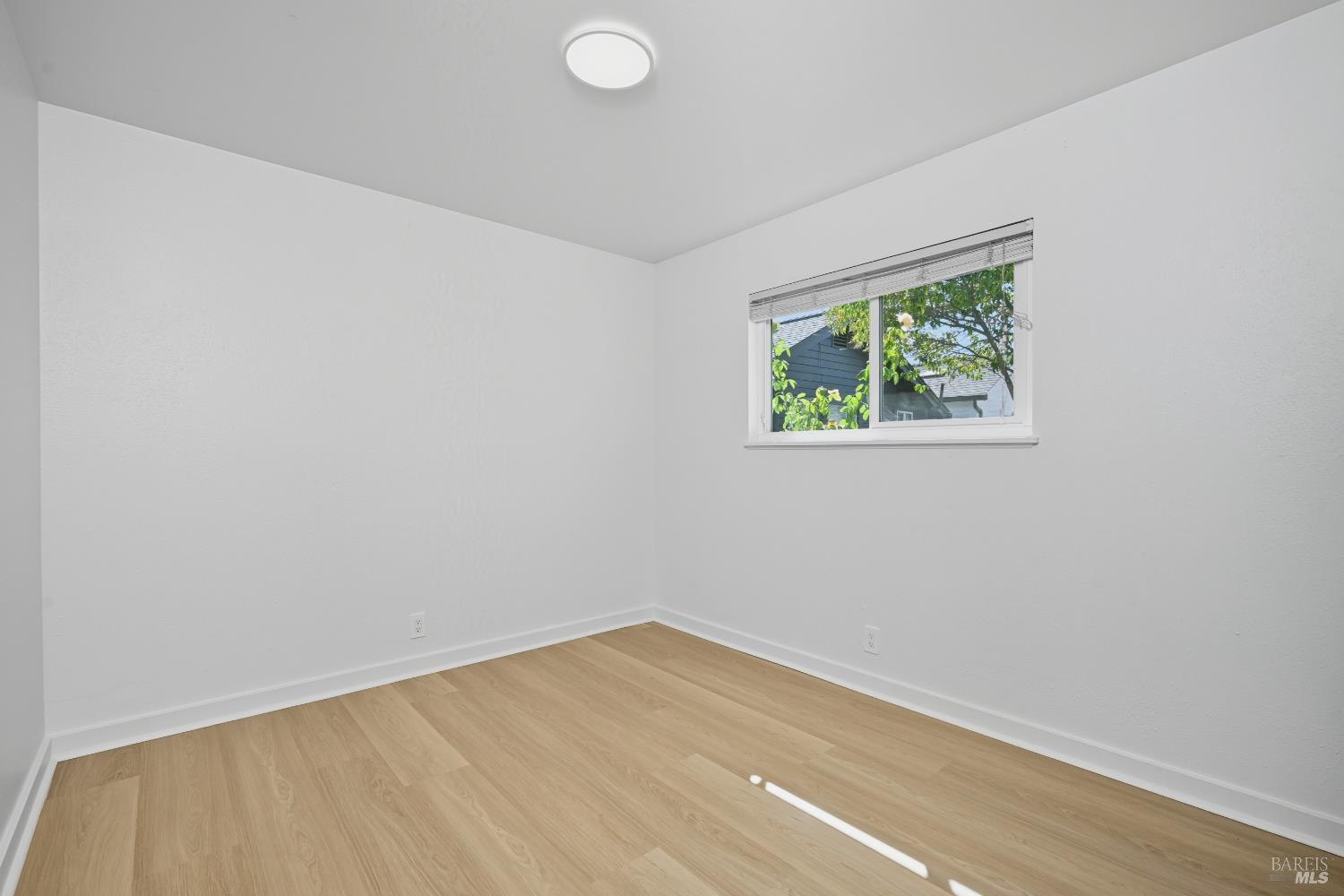 Detail Gallery Image 19 of 25 For 223 Decker St, Santa Rosa,  CA 95401 - 2 Beds | 2 Baths
