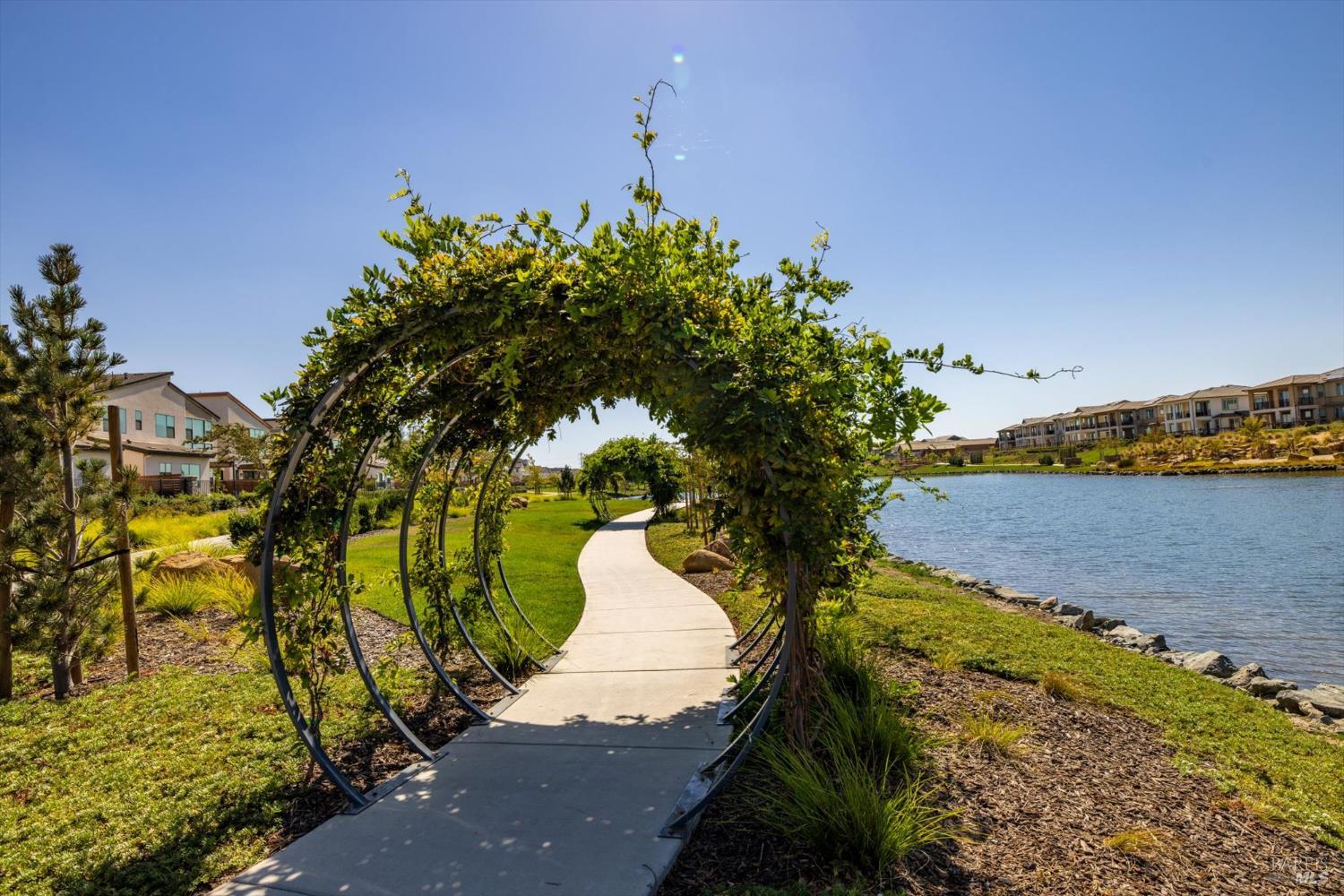 Detail Gallery Image 32 of 33 For 2371 Waterside Dr, Fairfield,  CA 94533 - 4 Beds | 3/1 Baths