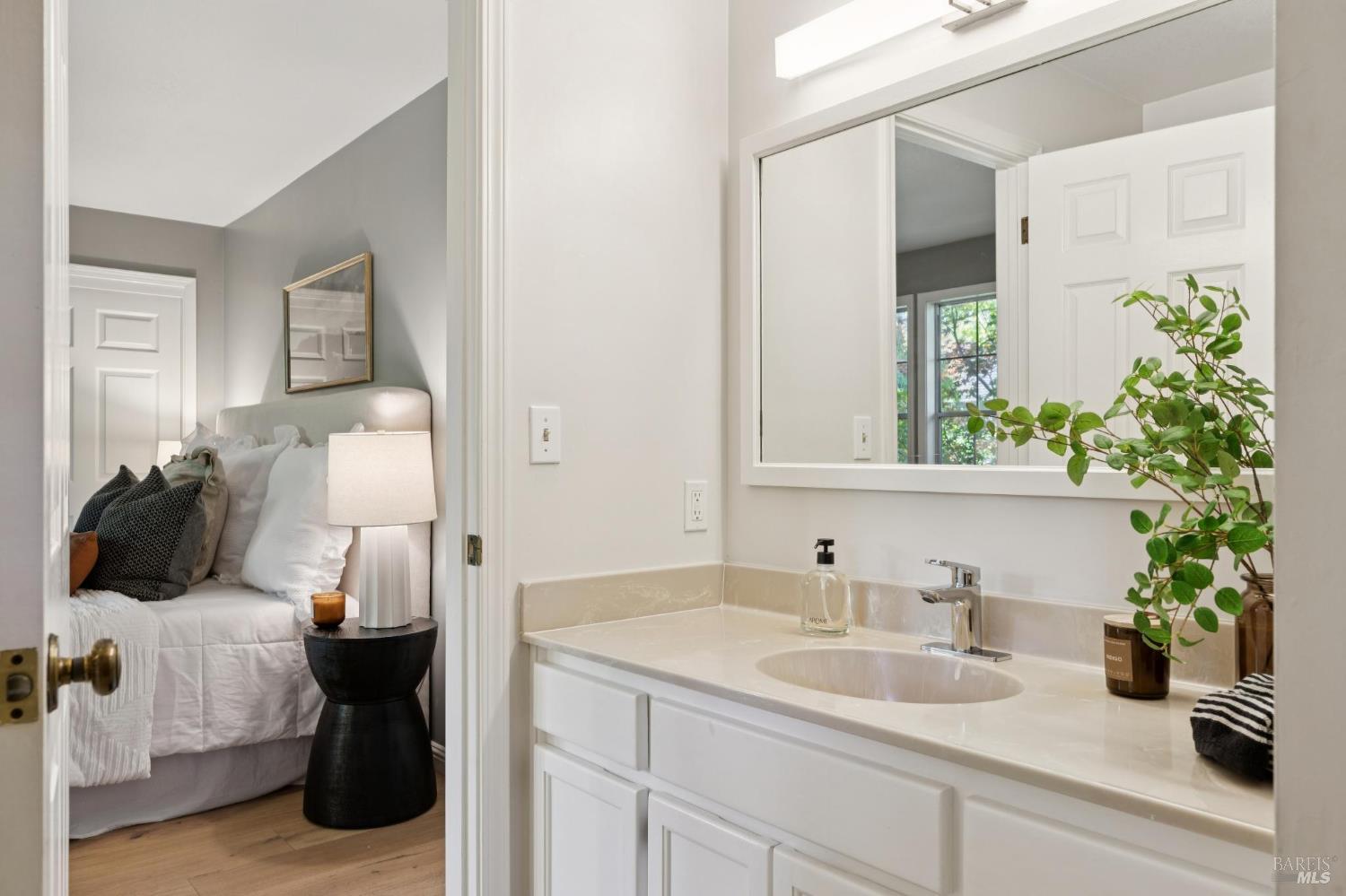 Detail Gallery Image 30 of 52 For 775 Miller Ave, Mill Valley,  CA 94941 - 1 Beds | 1 Baths