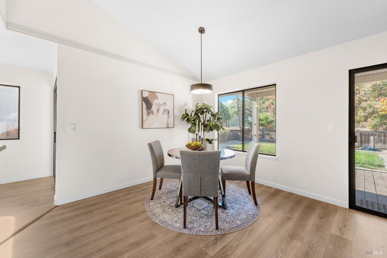 Detail Gallery Image 10 of 49 For 107 Inyo Ct, Vacaville,  CA 95687 - 3 Beds | 2 Baths