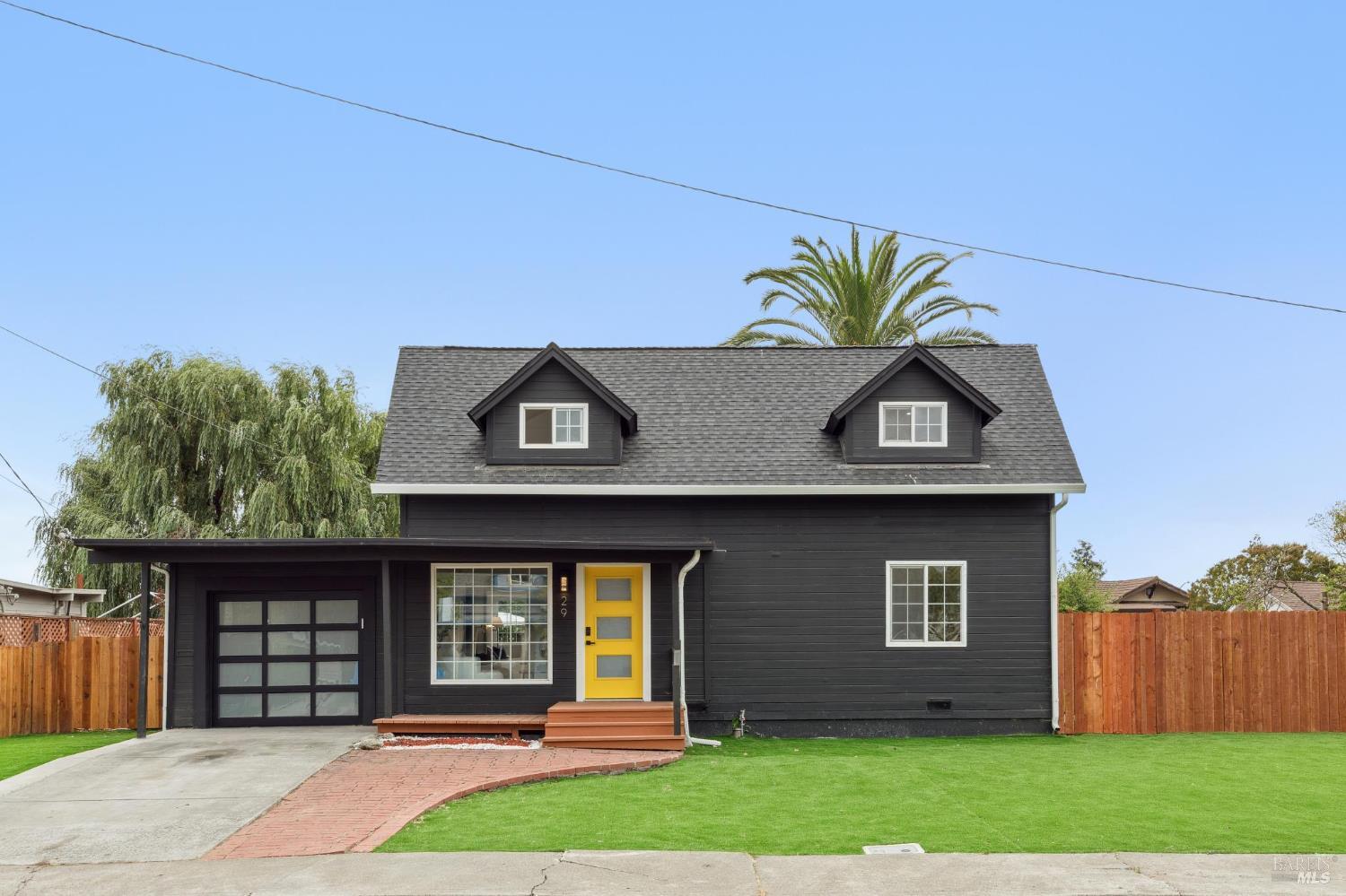 Detail Gallery Image 1 of 32 For 29 Alta Dr, Petaluma,  CA 94954 - 4 Beds | 2/1 Baths