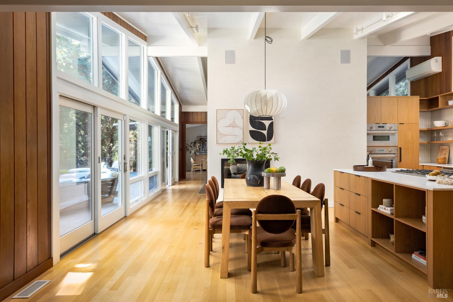 Detail Gallery Image 13 of 53 For 221 S Ridgewood Rd, Kentfield,  CA 94904 - 4 Beds | 3/1 Baths