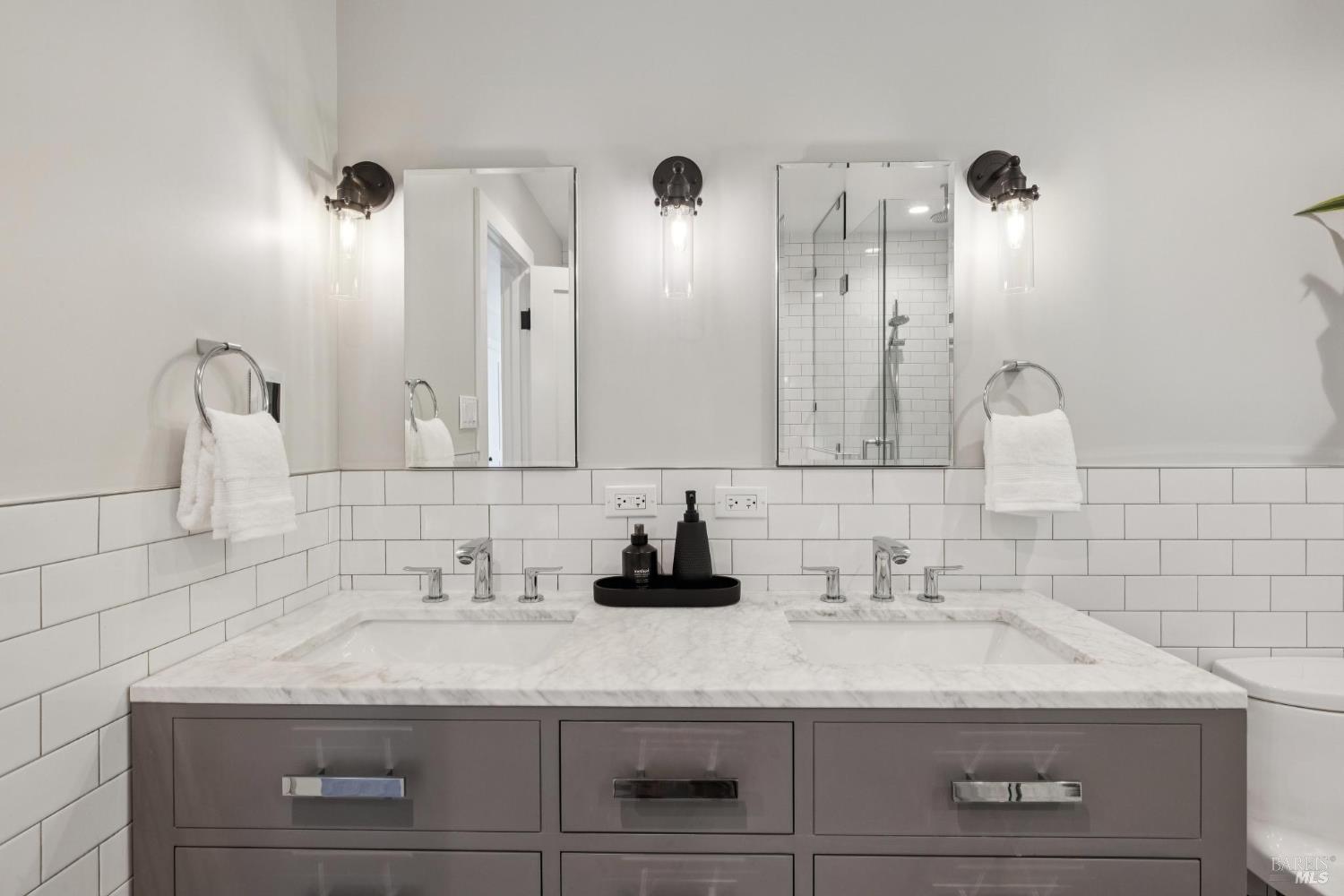 Detail Gallery Image 46 of 91 For 34 Broadview Dr, San Rafael,  CA 94901 - 4 Beds | 4 Baths