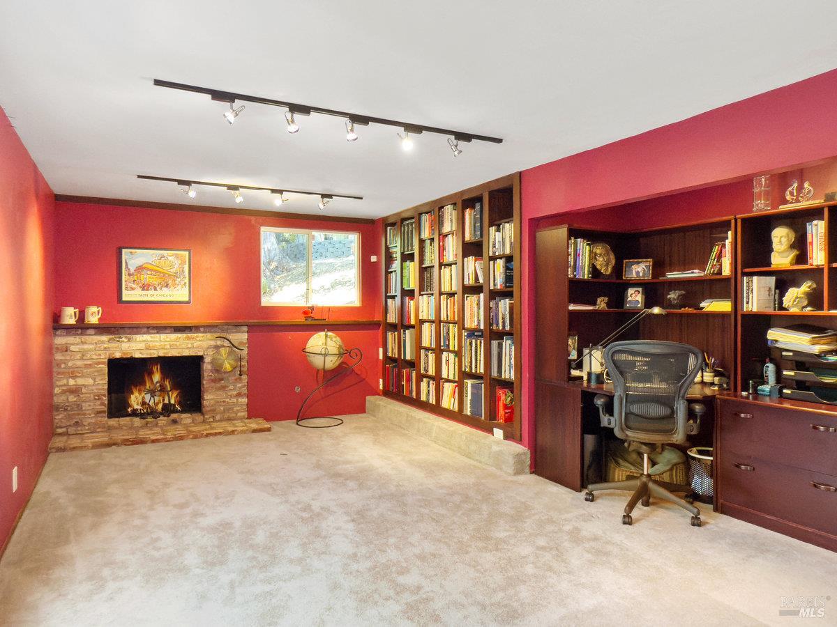 Detail Gallery Image 25 of 41 For 119 Oakmont Ave, San Rafael,  CA 94901 - 4 Beds | 3/1 Baths