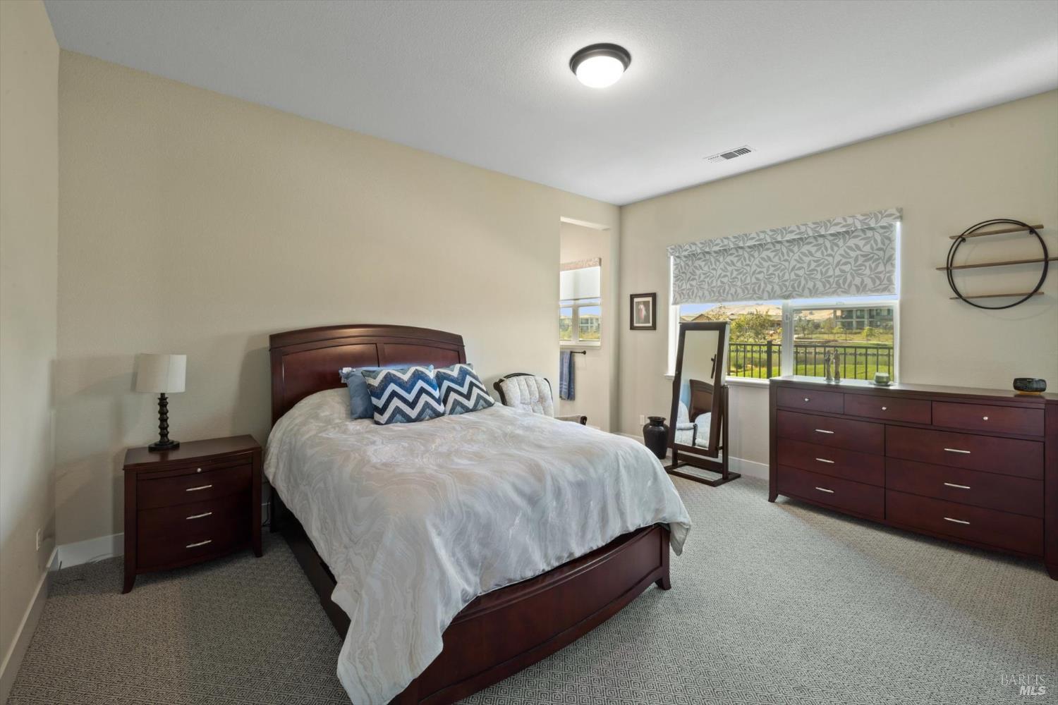 Detail Gallery Image 13 of 33 For 2371 Waterside Dr, Fairfield,  CA 94533 - 4 Beds | 3/1 Baths
