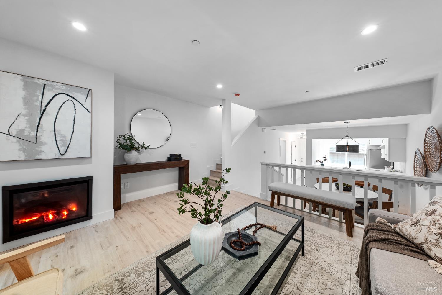 Detail Gallery Image 26 of 47 For 4 Ace Ct, Fairfax,  CA 94930 - 2 Beds | 2/1 Baths