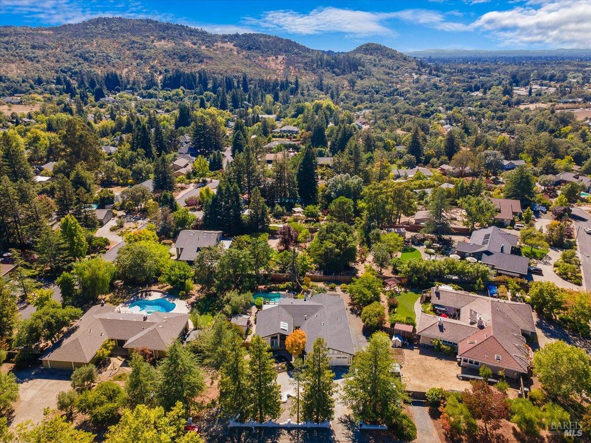 Detail Gallery Image 49 of 60 For 607 Scotland Dr, Santa Rosa,  CA 95409 - 3 Beds | 2/1 Baths