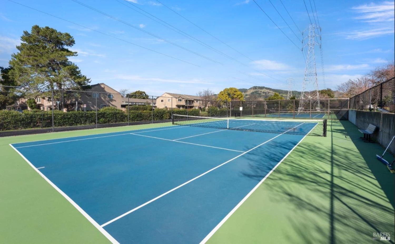 Detail Gallery Image 47 of 54 For 55 Dowitcher Way, San Rafael,  CA 94901 - 3 Beds | 2/1 Baths